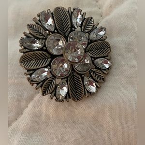 Vintage Beautiful Rhinestone Stretch Flower Ring